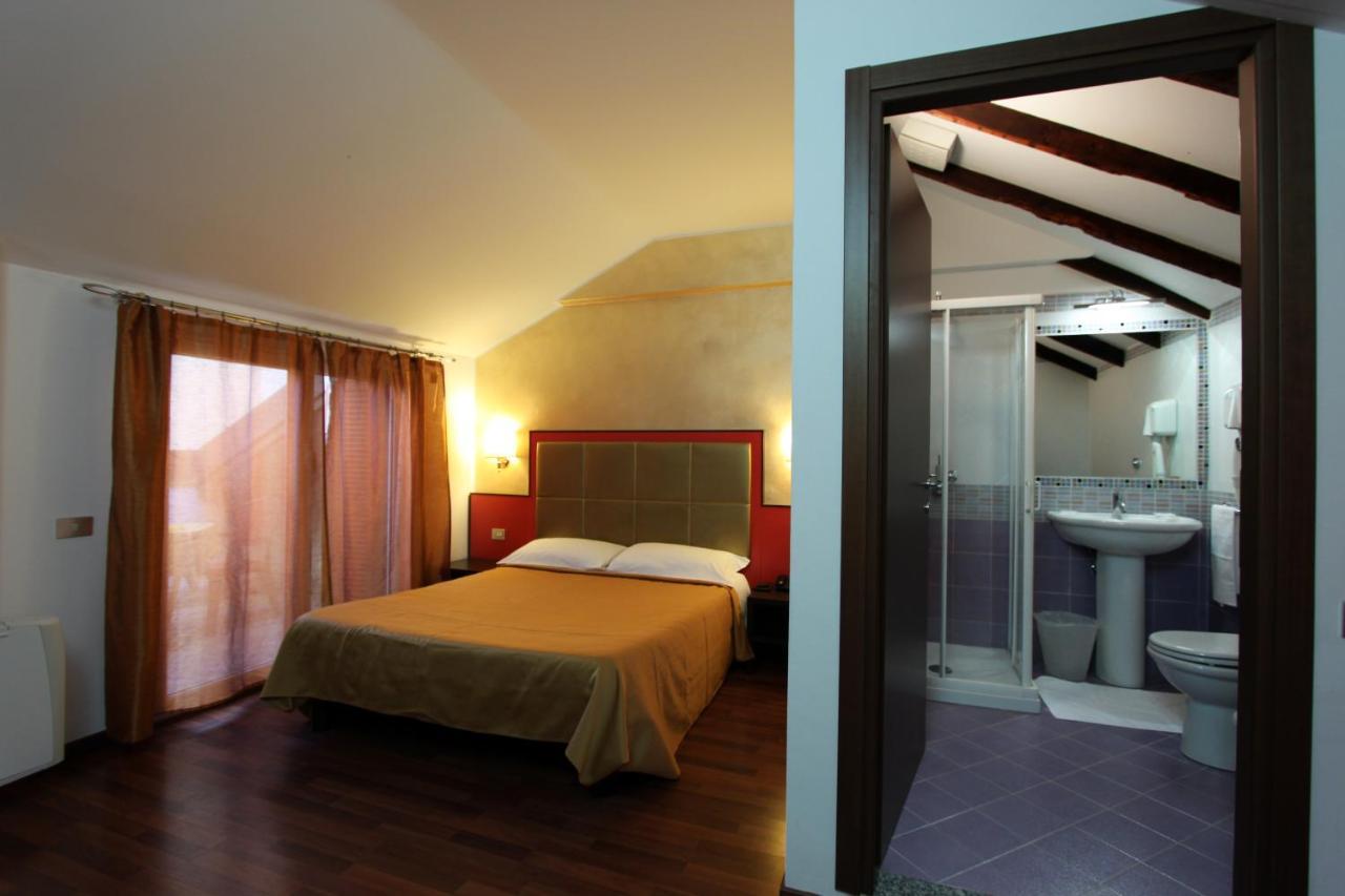 Lux Hotel Durante Milaan Buitenkant foto