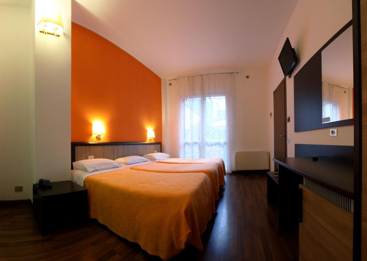 Lux Hotel Durante Milaan Buitenkant foto