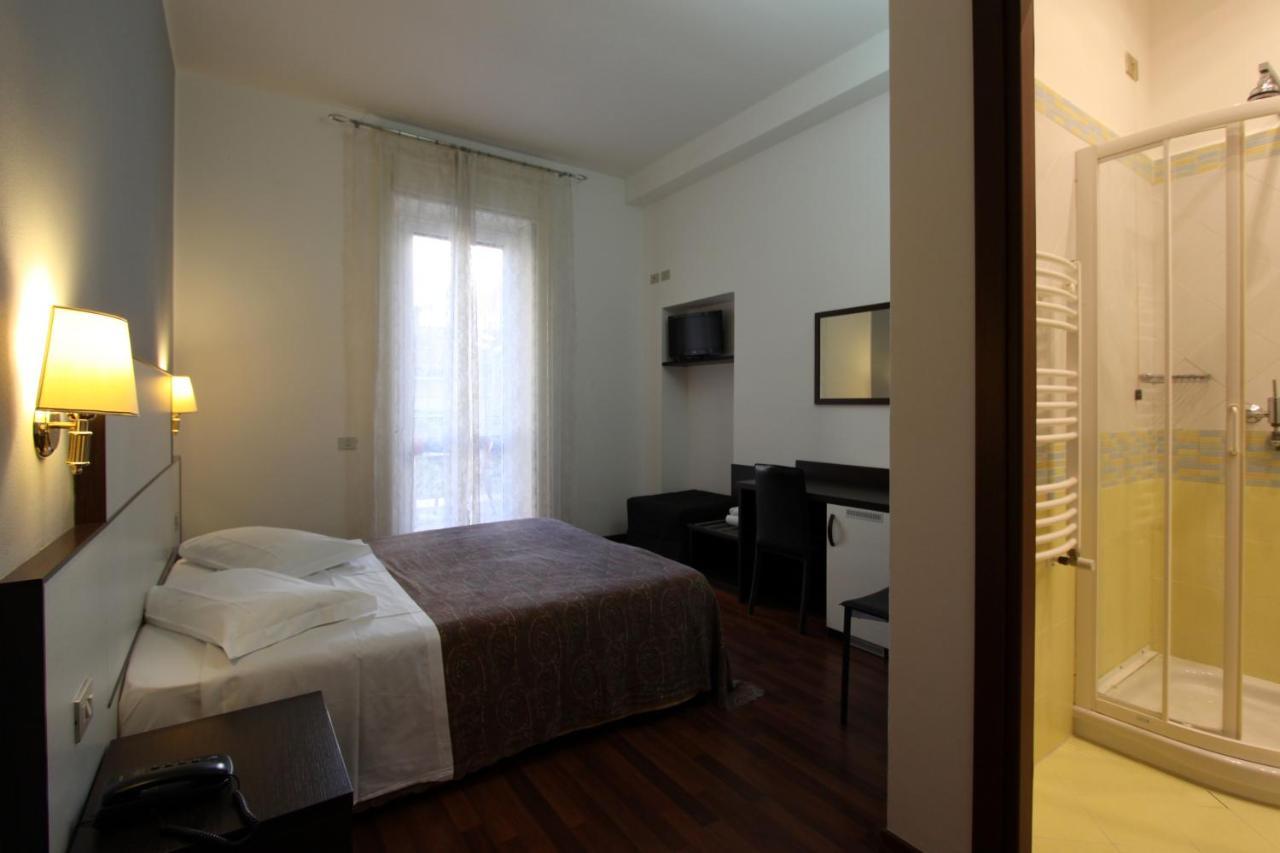 Lux Hotel Durante Milaan Buitenkant foto