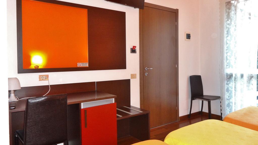Lux Hotel Durante Milaan Buitenkant foto