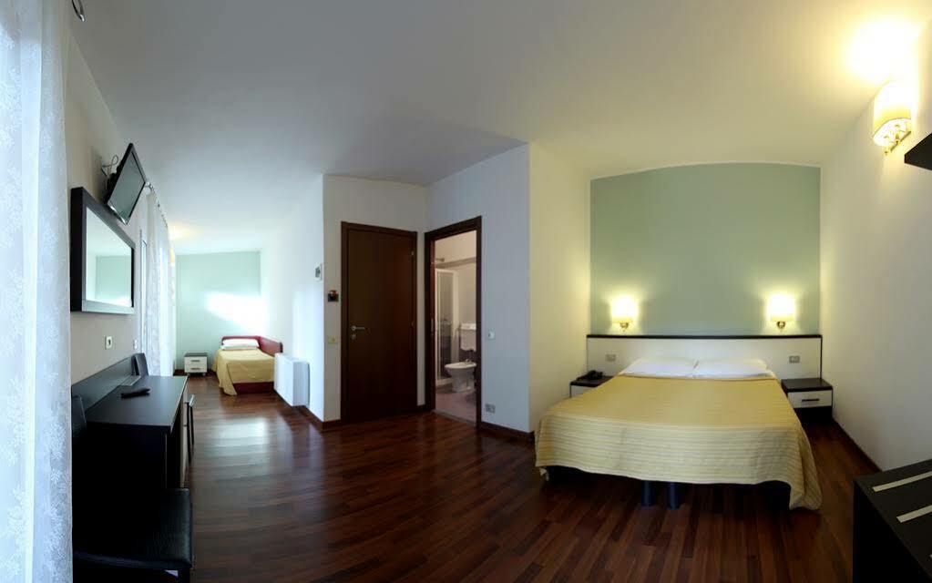 Lux Hotel Durante Milaan Buitenkant foto